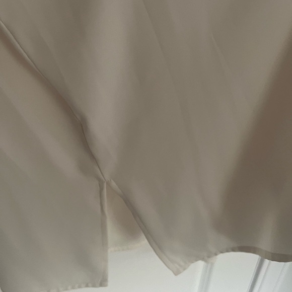 Blouses.com- woman’s off white blouse, size 1x - Picture 3 of 4